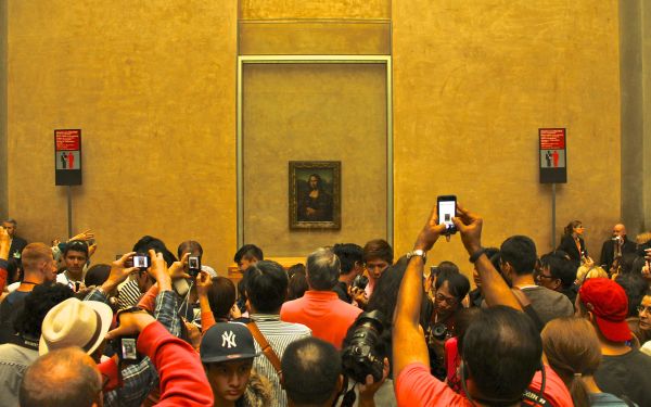 mona lisa crowd