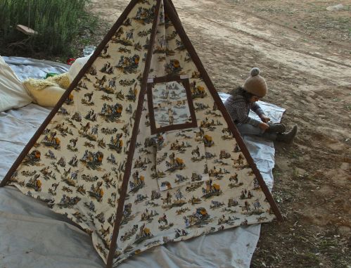 girl teepee